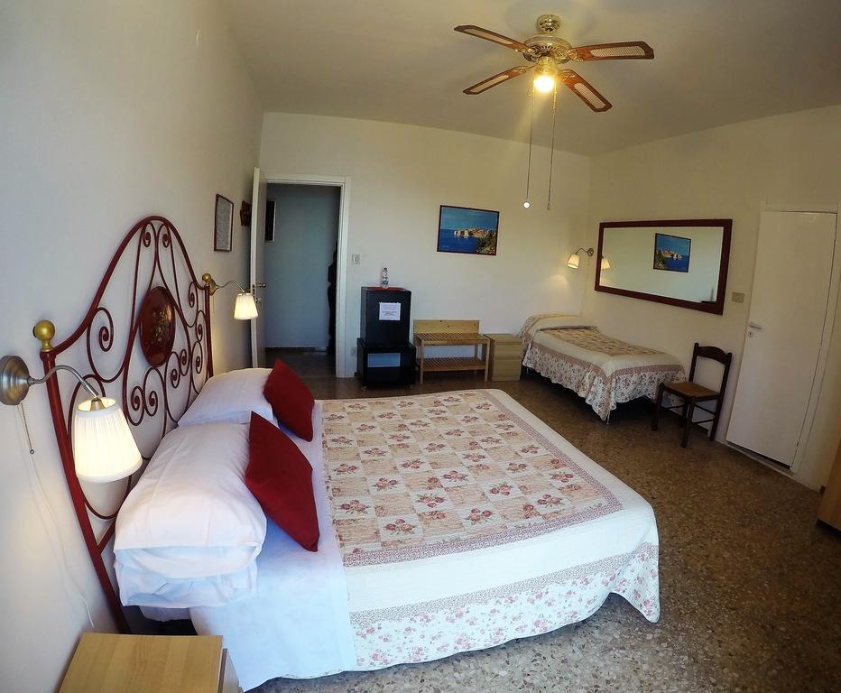 Sea View Sirolo Di Amedeo Bed & Breakfast Exterior photo