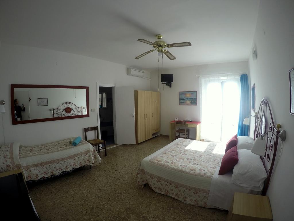 Sea View Sirolo Di Amedeo Bed & Breakfast Exterior photo